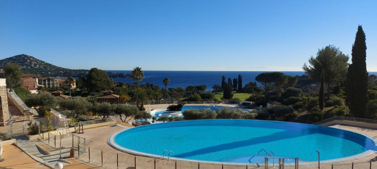 Saint-Raphael- Vue Mer Et Massif De L'Esterel Exterior photo